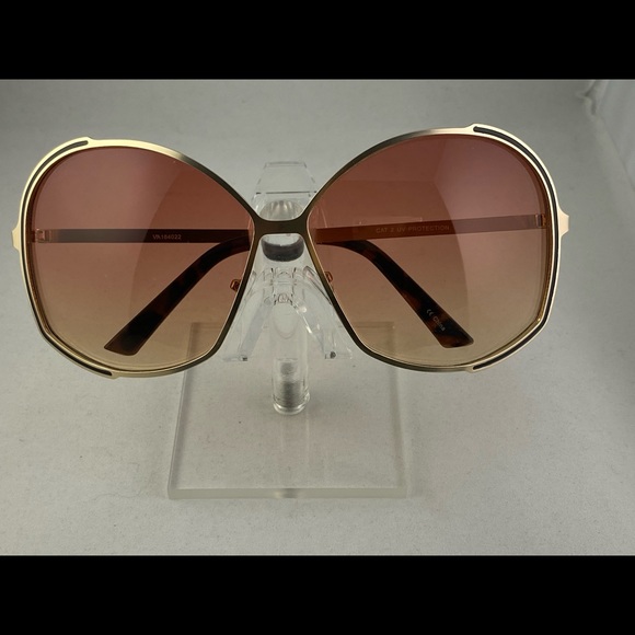 Dash - Picture 5 of 6